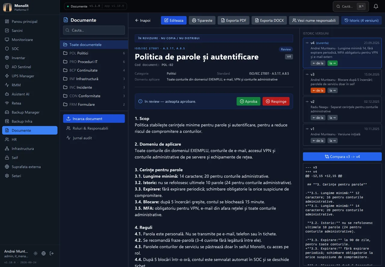 Istoricul versiunilor și diferențele. Politica de parole, trimisă la aprobare în versiunea 4. Panoul din dreapta listează toate versiunile, cu autor și motiv, și arată exact ce s-a schimbat față de versiunea aprobată anterior.
