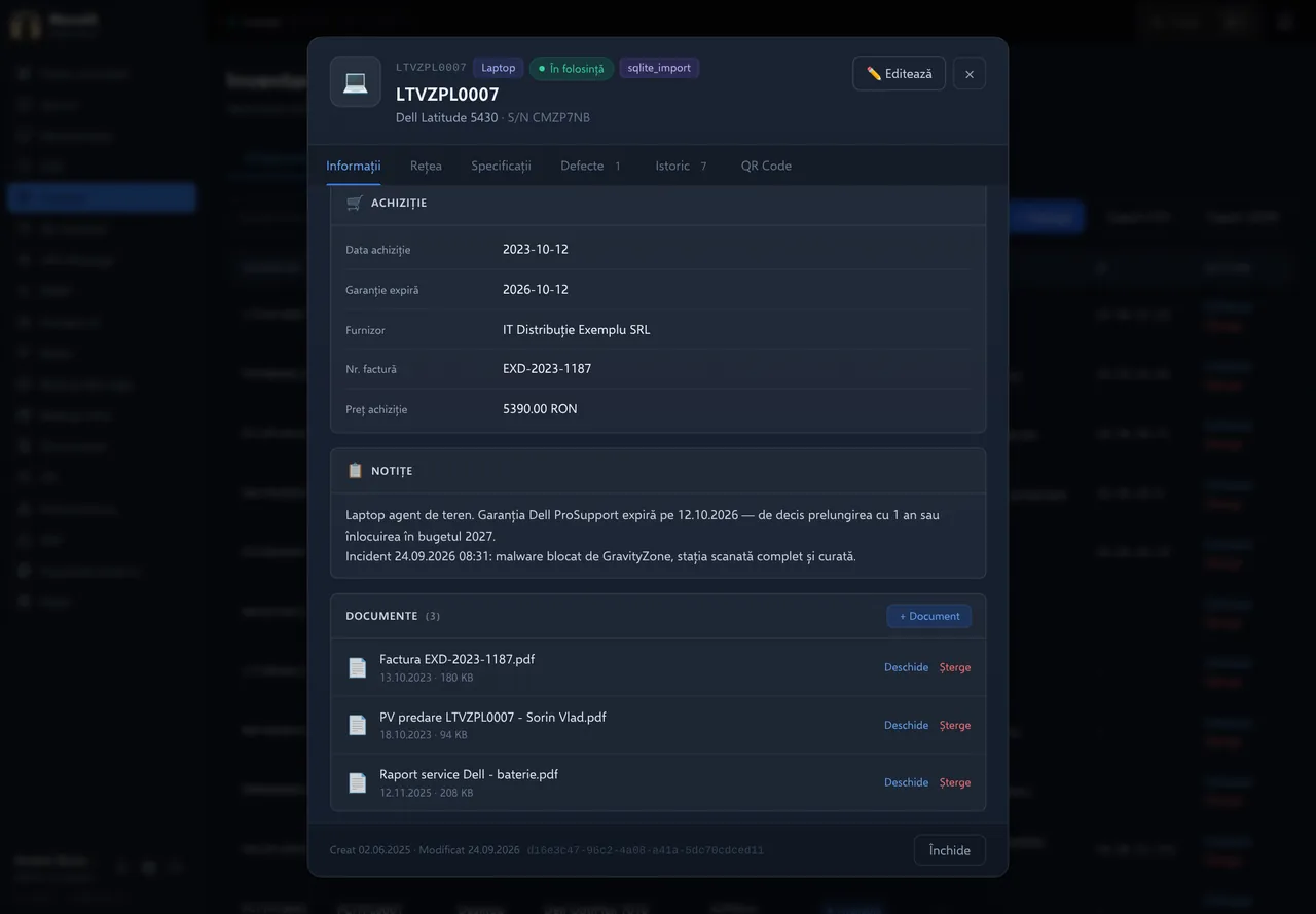 Fișa unui laptop. Fișa laptopului LTVZPL0007 al lui Sorin Vlad: achiziția, garanția care expiră pe 12.10.2026, notițele IT și documentele atașate (factură, proces-verbal de predare, raport de service). Filele de sus deschid rețeaua, specificațiile, defectele, istoricul și eticheta QR.